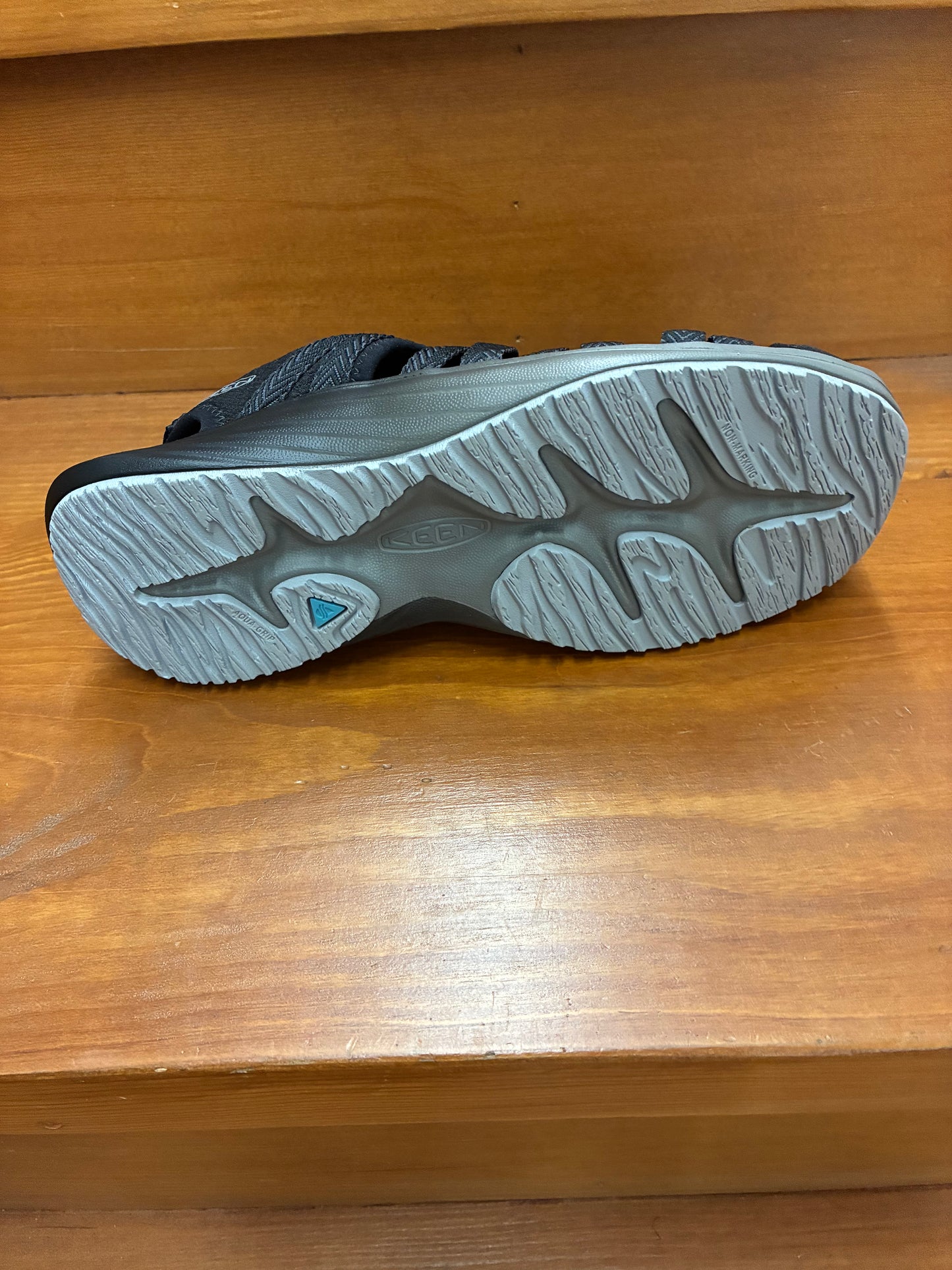 Keen Whisper Lite Black/Magnet 1031960