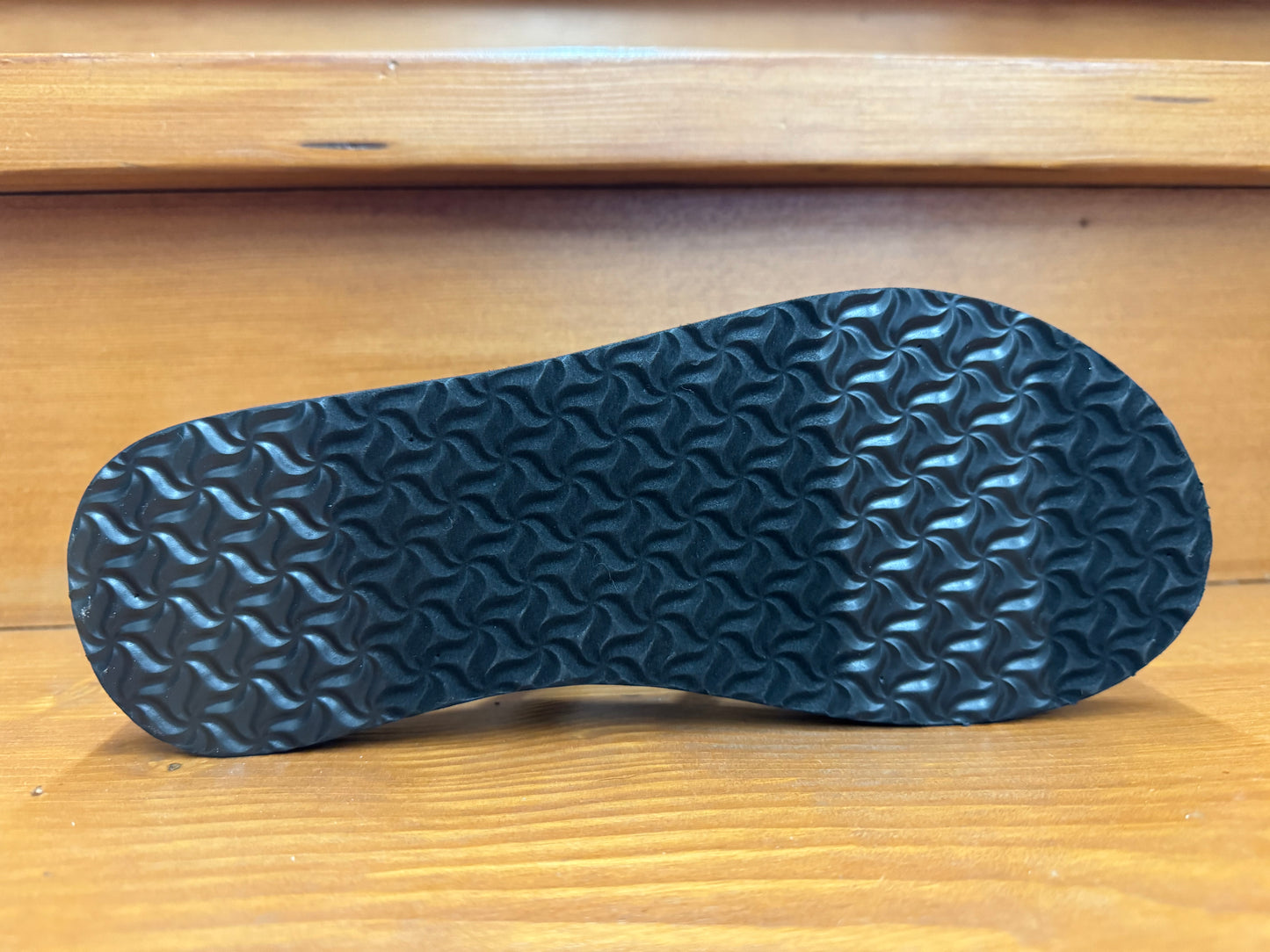 Teva Olowahu Palms Black & White 6840 PBKW