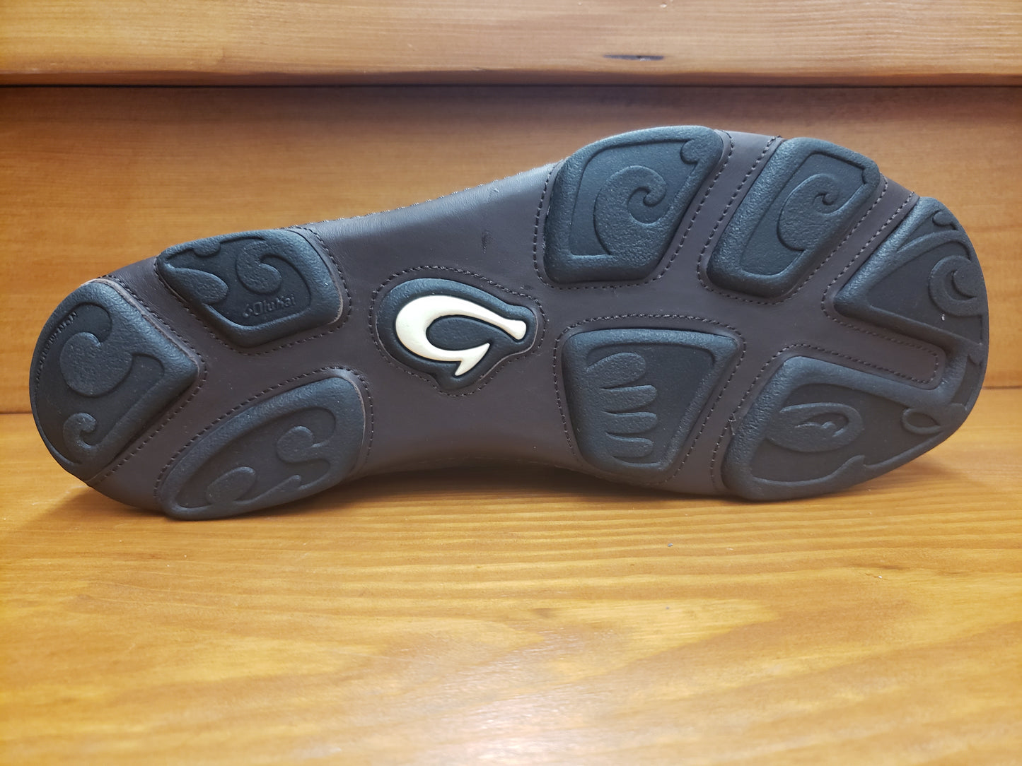 Olukai Moloa Dark Wood leather 10128-6348