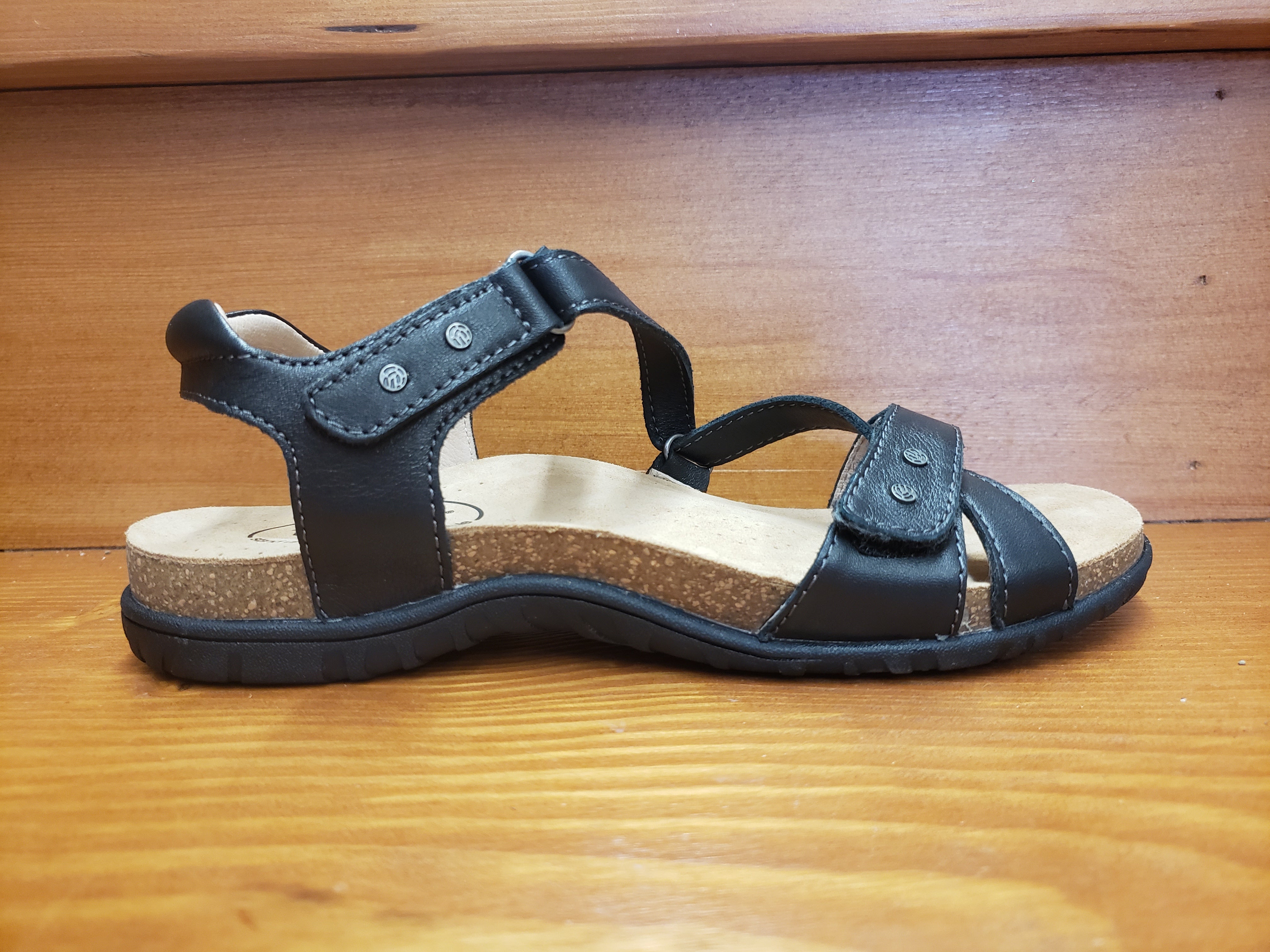Khombu sales solace sandals