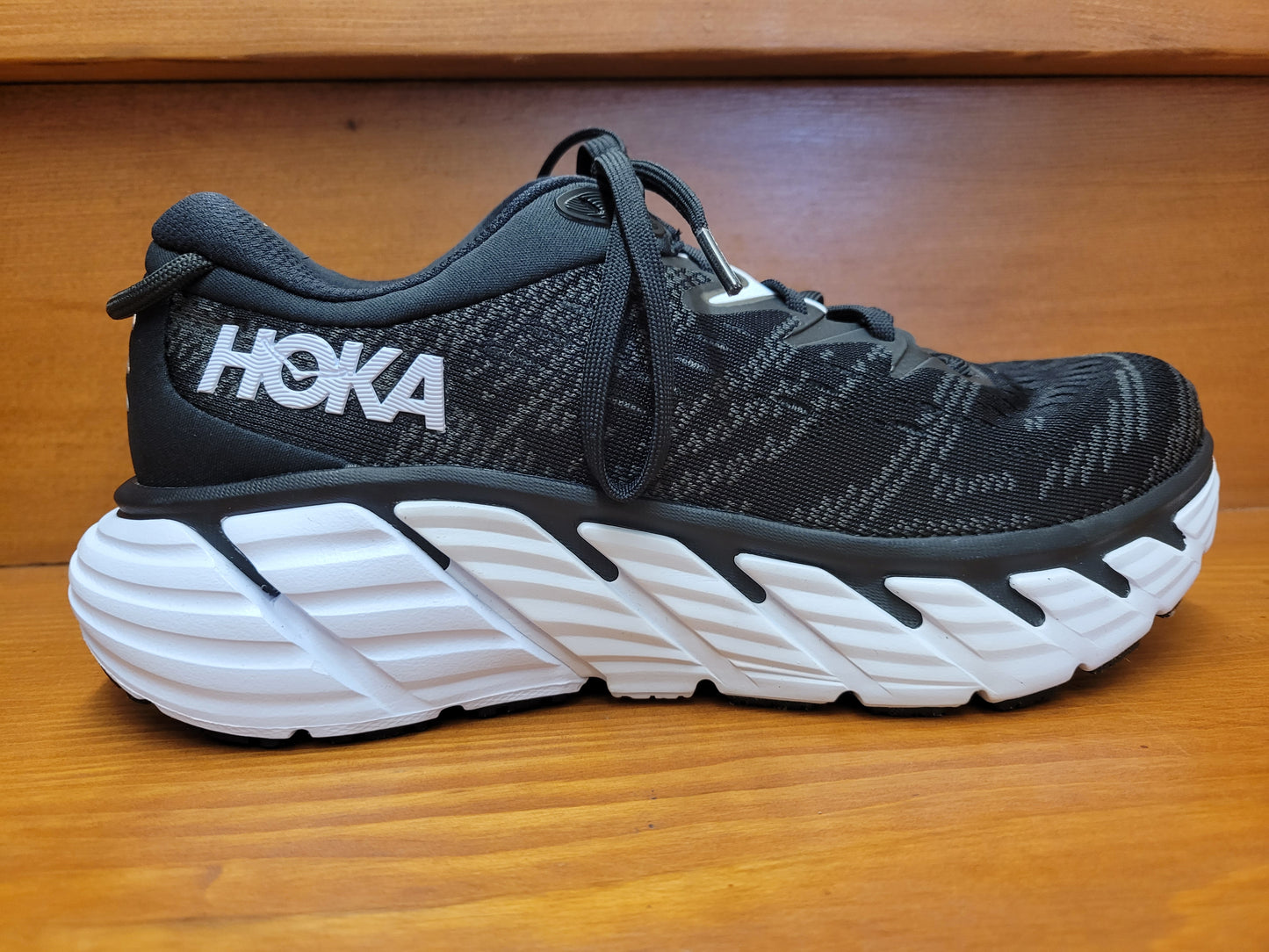 Hoka Gaviota 4 Black/White 1123199 BWHT & 1123201 BWHT