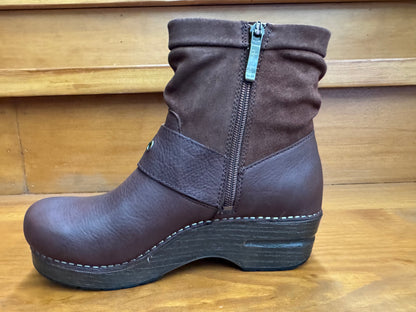 Dansko Pearson Boot Mahogany