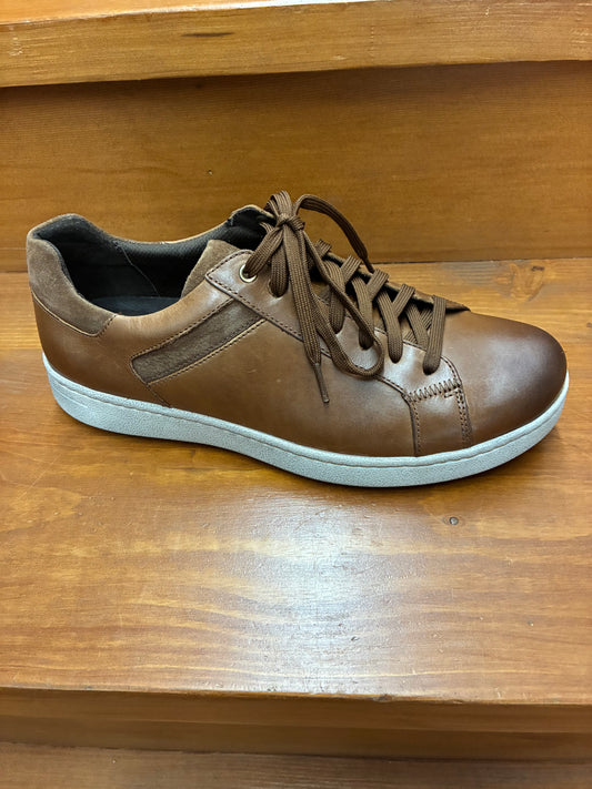 Dansko Trevor Tan