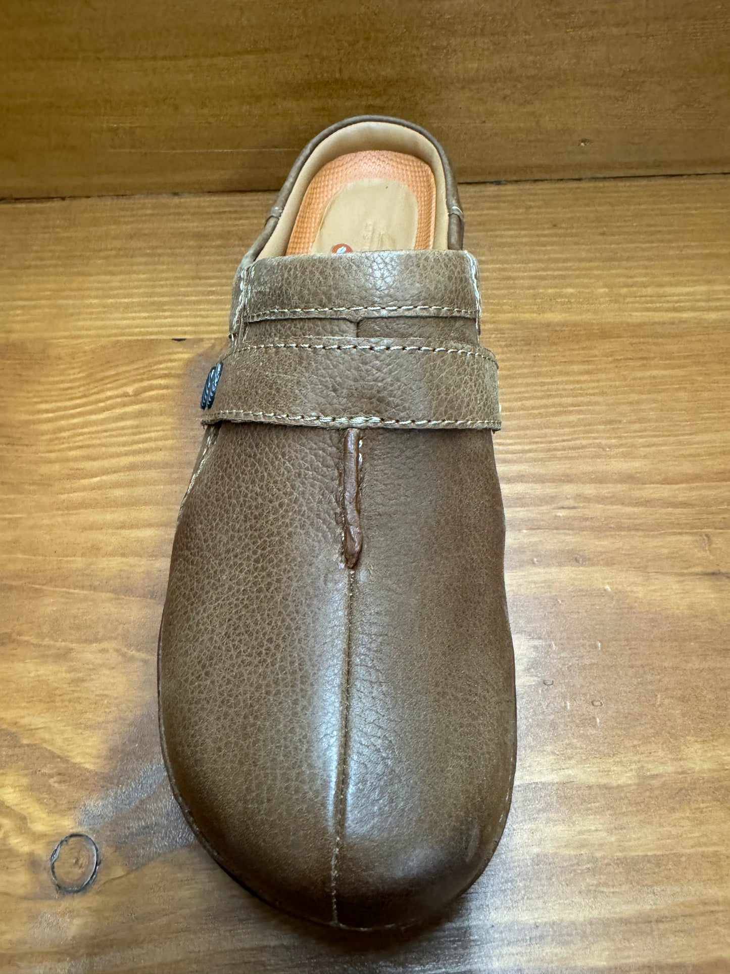 Clarks Unloop Ease Clog Dark Tan 26174969 â R.E. Lee Shoe Co