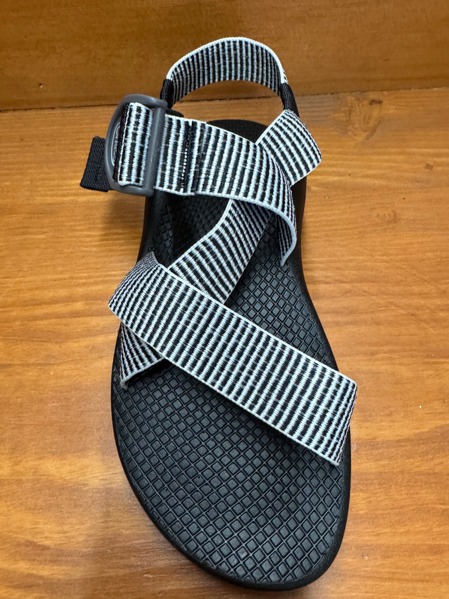 Chaco Mega Z Classic Pucker B&W JCH109988z