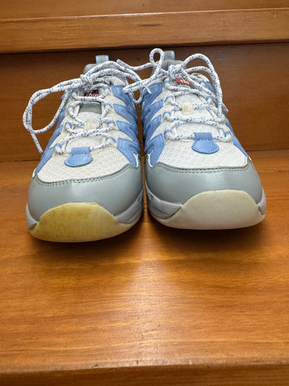 Chung Shi Magic White/Blue ASIS right shoe yellowed from display