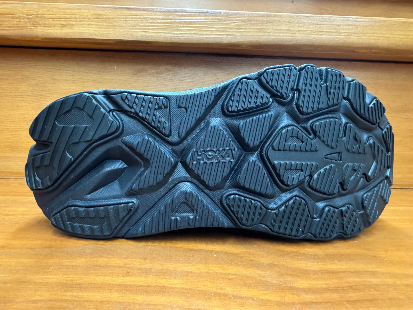 Hoka Arahi 8 Black/Black 1168691-BBLC & 1168711-BBLC