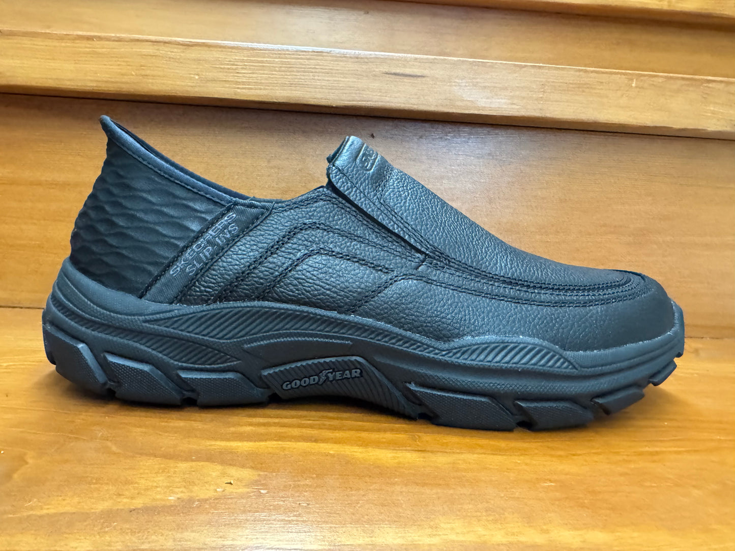 Skecher Slip ins Respected-Elgin Black 204810 BBK