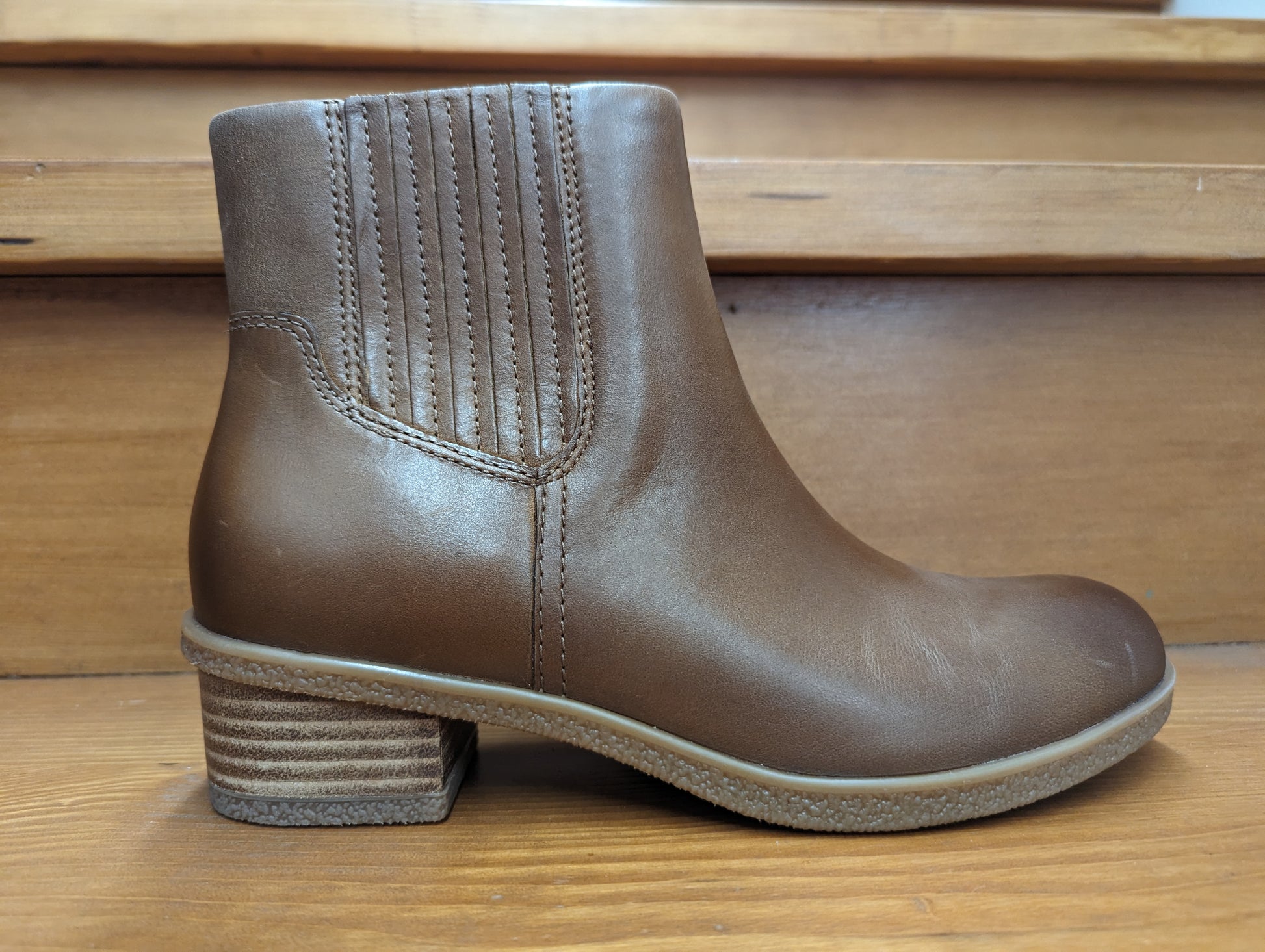 Dansko Daisie Tan – Lee Shoe Co - Main Image