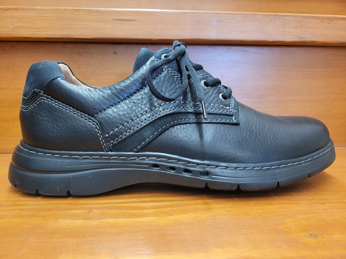 Mens Clarks Brawleypace Oxfords in Black Leather. 26151781 clarks-mens-shoes-un-brawley-  main image 4