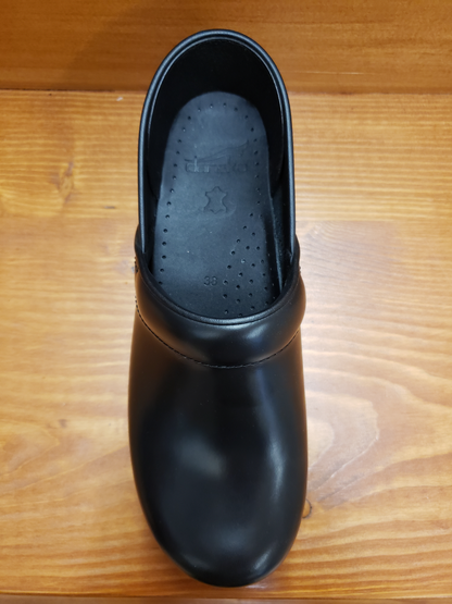 Dansko Professional Black Cabrio leather men's – R.E. Lee Shoe Co Dansko Professional Black Cabrio leather men's – R.E. Lee Shoe Co