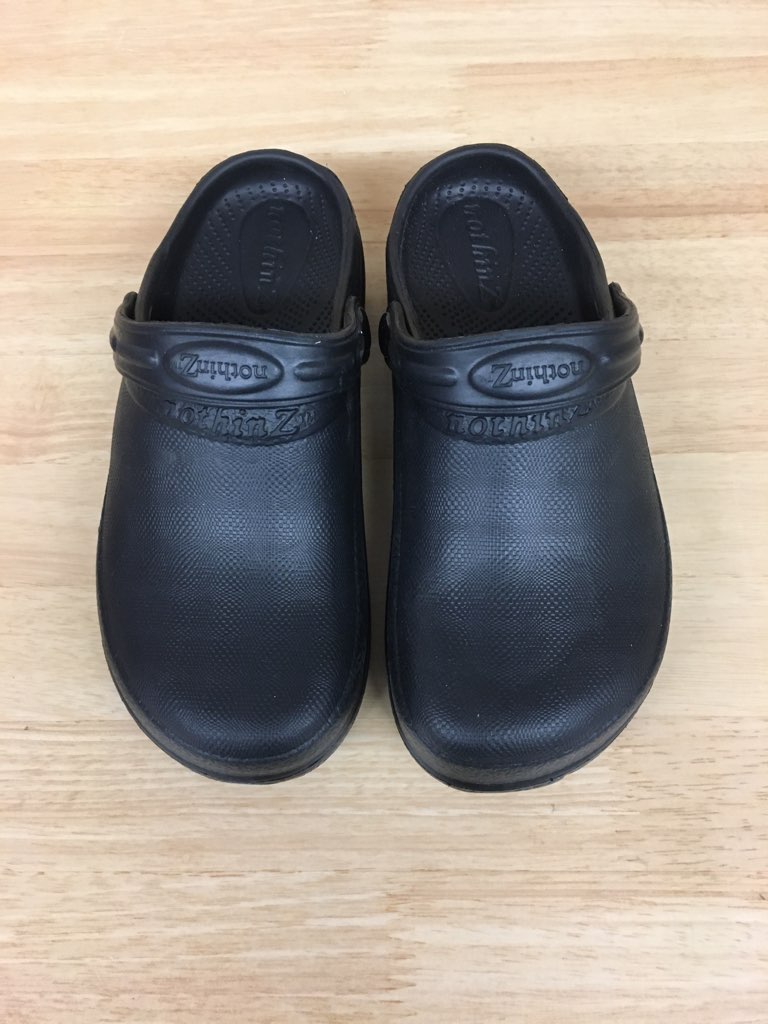 Nothinz Closed Top Black Clog